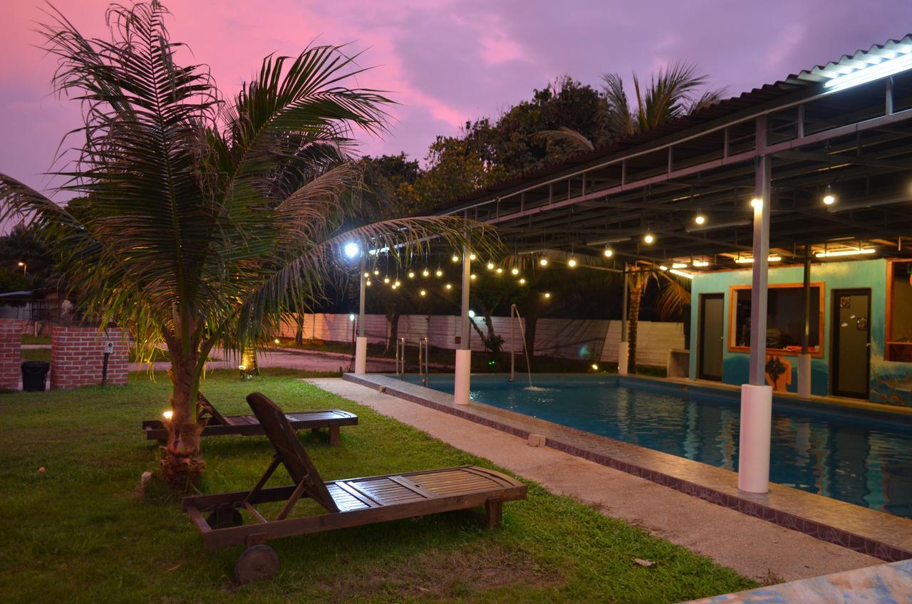 Sinar Eco Resort Kampong Bukit Panjang Exterior foto